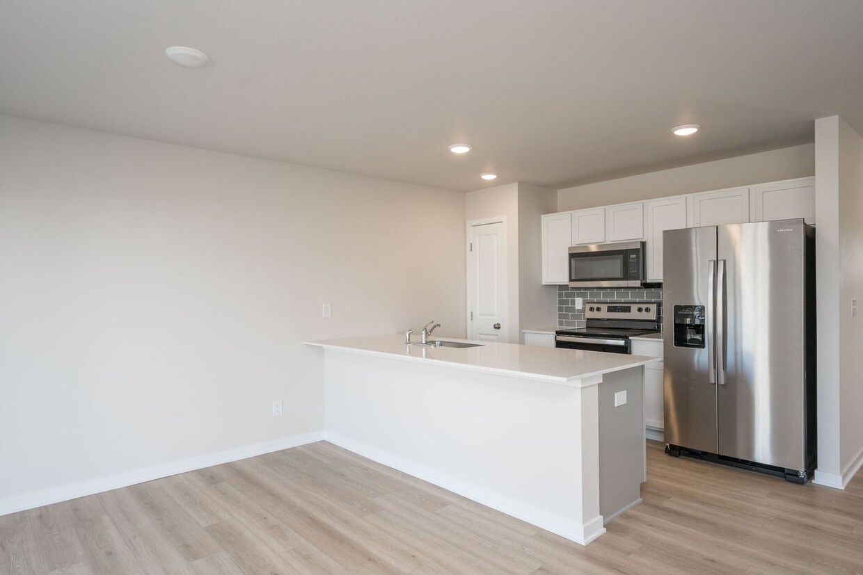 Building Photo - New 3 Bedroom Ranch