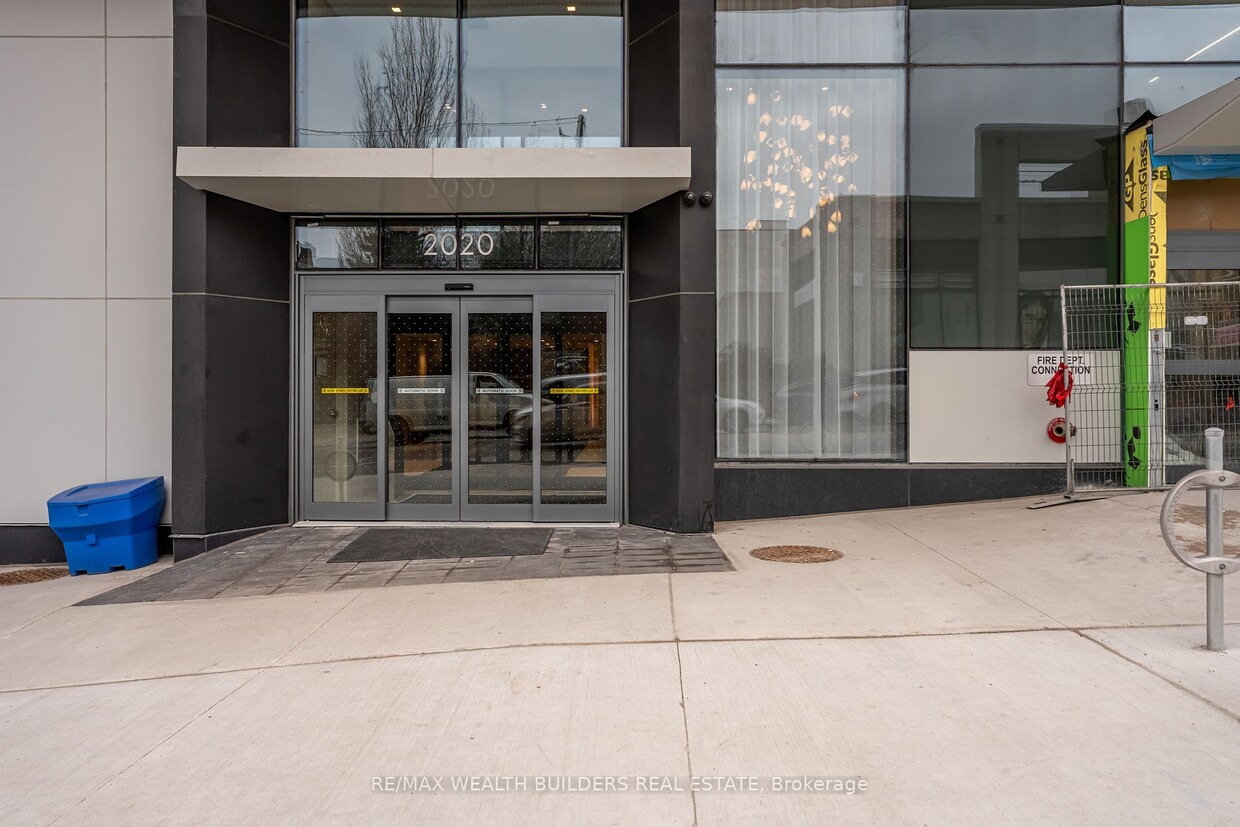 Primary Photo - 2020 Bathurst St