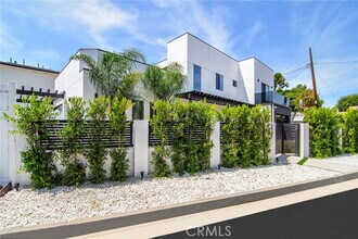Building Photo - 4829 Saloma Ave