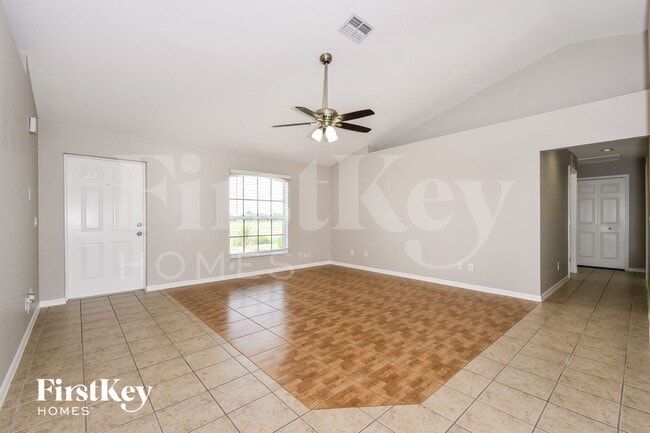 Foto del edificio - 817 NE 9th St