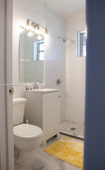 Building Photo - 1821 Harding St