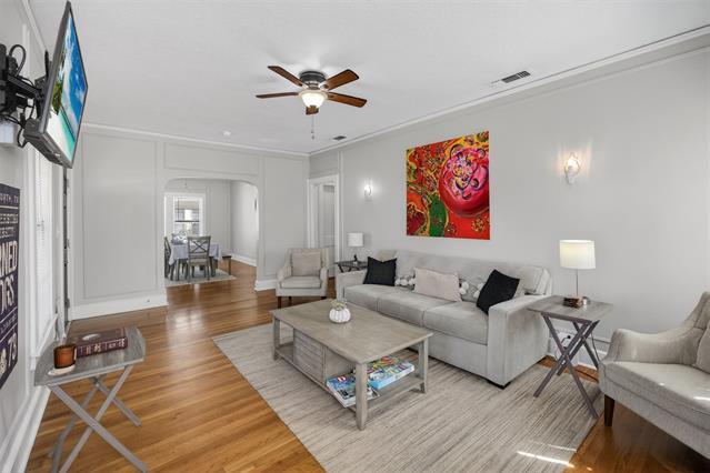 Building Photo - 3315 Rogers Ave