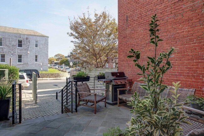 Building Photo - 3542 Warder St NW
