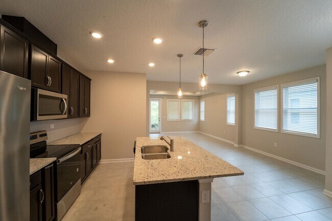 Foto del edificio - 298 Modesto Dr