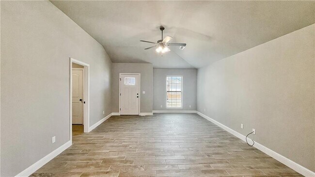 Building Photo - 212 Post Oak