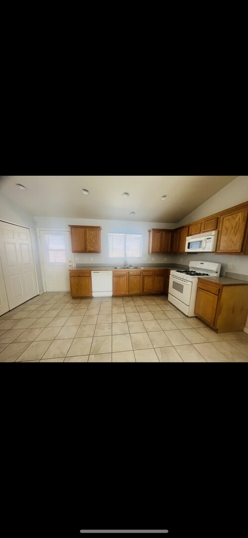 Foto del edificio - Beautiful Home Coming Soon!