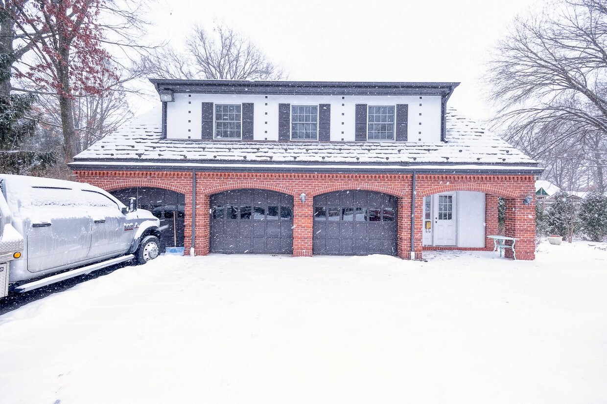 Primary Photo - Carriage house is walkable to the US OPEN ...