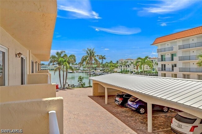 Building Photo - 3000 Gulf Shore Blvd N