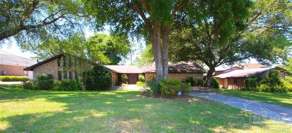 Foto principal - 8874 Burning Tree Rd
