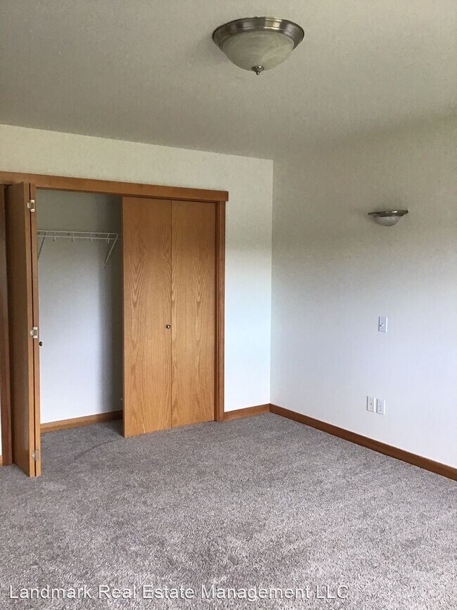 Building Photo - 1954 Willard St