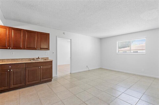 Building Photo - 2082 NW 43 Terrace