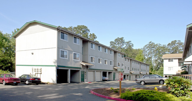 Maple Court - Maple Court Apartments