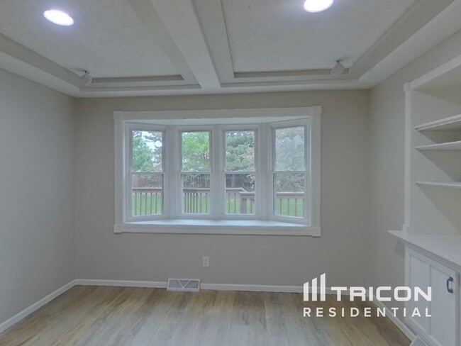 Building Photo - 15 Neptune Ln