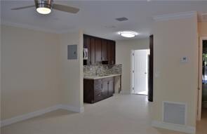 Foto del edificio - 802 NE 38th St