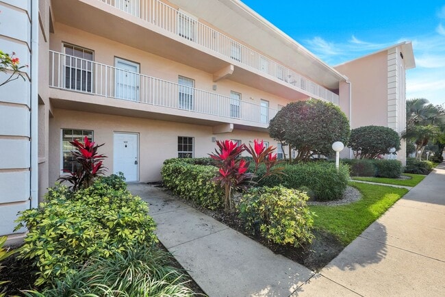 Building Photo - 3250 Cypress Glen Way
