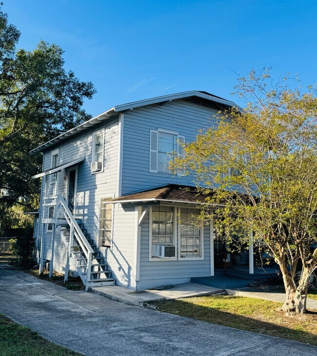 Building Photo - 945 E Orange St
