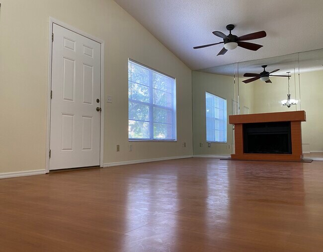 Foto del edificio - 3455 Countryside Blvd