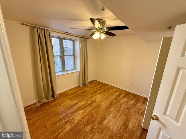 Foto del edificio - 345 Oakdale Pl NW