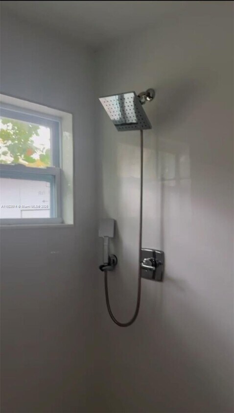 Foto del edificio - 3912 SW 12th Ct