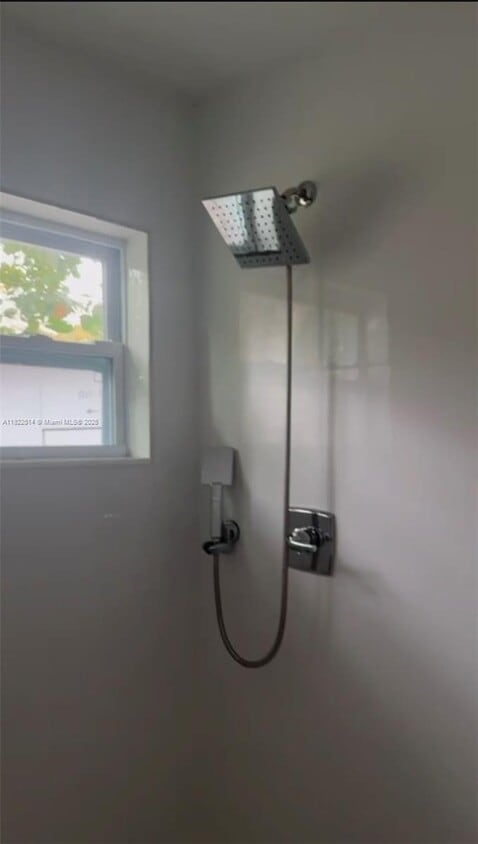 Building Photo - 3912 SW 12th Ct