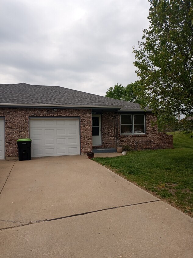 2406 Pearson Cir, Harrisonville, MO 64701 House Rental in