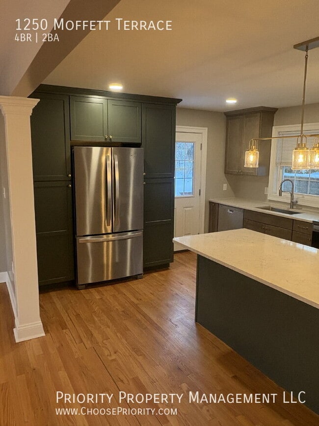 Foto del edificio - 1250 Moffett Terrace