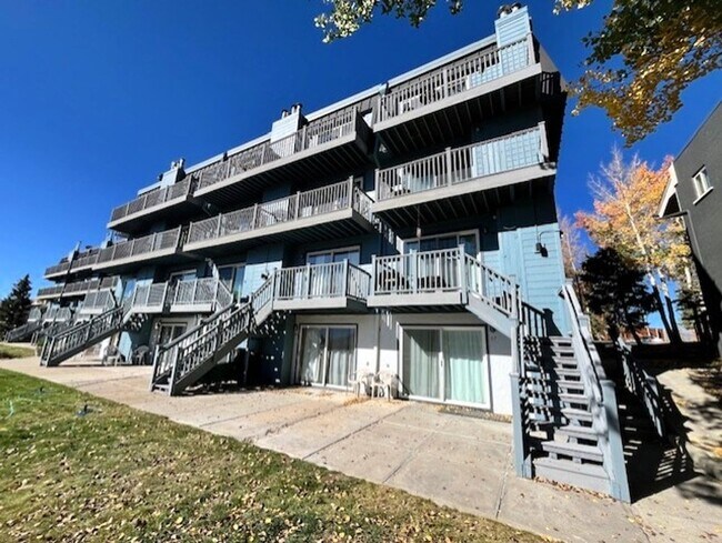 Foto del edificio - Winter Seasonal Rental- Summit Yacht Club 37