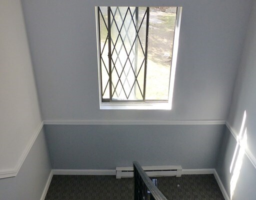 Building Photo - 390 Great Rd