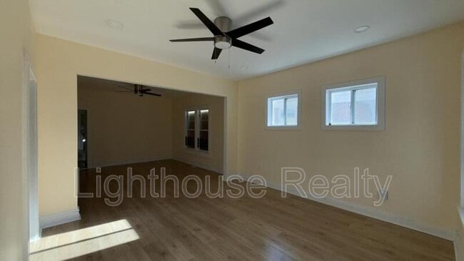 Foto del edificio - 3649 Connecticut St