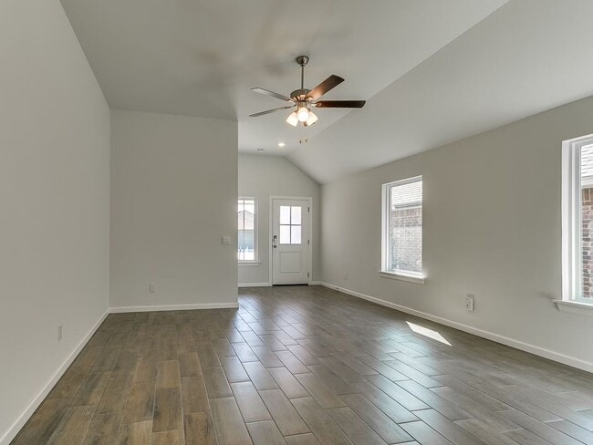 Foto del edificio - 1st Month Free - Stunning New Home!