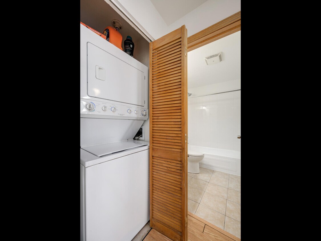 Foto principal - 3900 N Pine Grove Ave