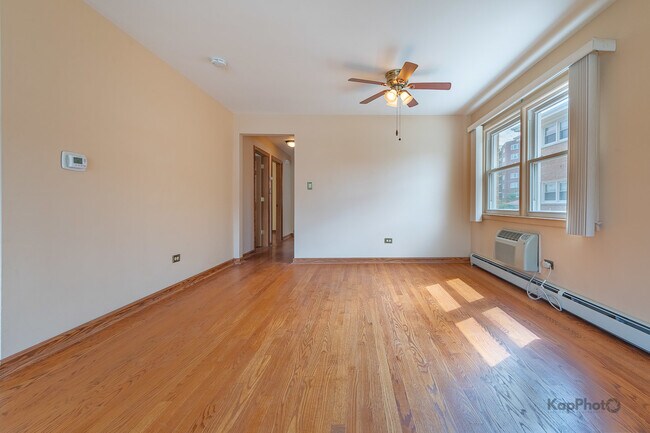 Foto del edificio - 8465 W Berwyn Ave