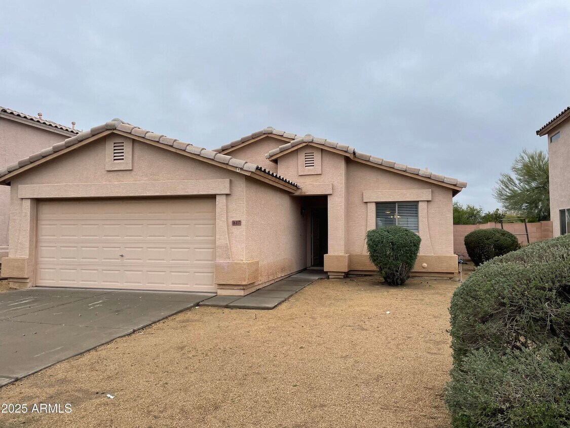 Foto principal - 16117 W Monroe St
