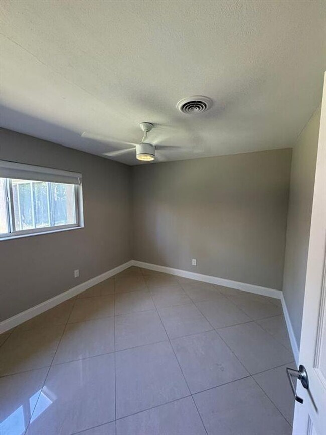 Foto del edificio - 4411 NE 15th Way