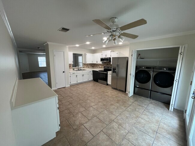 Foto del edificio - 21114 Sierra Cres