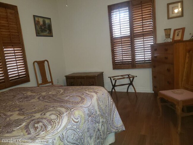 Foto del edificio - 3 br, 2 bath House - 107 W Windsor Ave