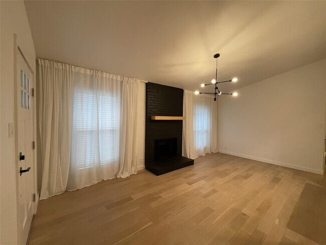 Foto del edificio - 9908 Brasher Dr