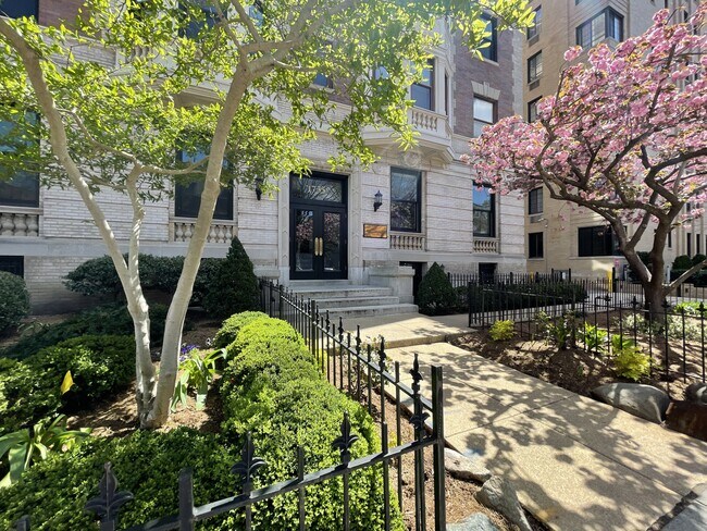 Foto del edificio - 1735 New Hampshire Ave NW