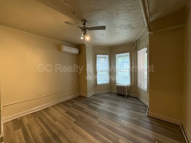 Building Photo - 214 Dupage St