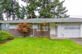 Building Photo - 830 SW 6th Ave