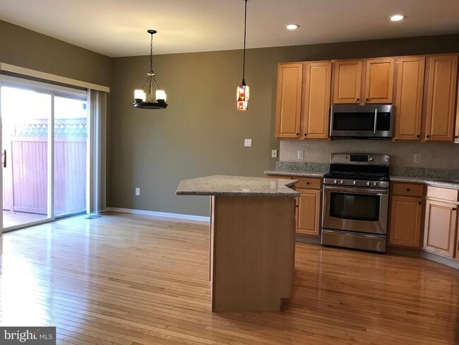 Building Photo - 33 Faxon Dr
