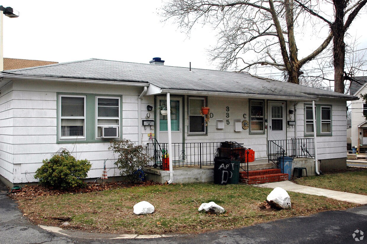 Foto del edificio - 335 Paterson Ave