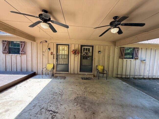 Foto del edificio - 102 Hickory Hill Dr