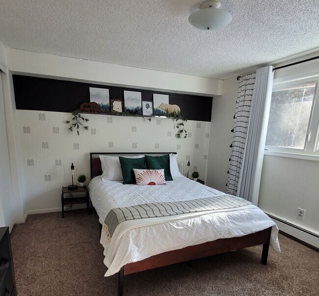 Building Photo - Available NOW  Partially Furnished 2 bedro...