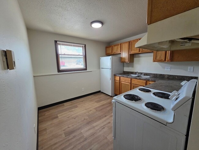 Building Photo - 2096 Imperial Ln