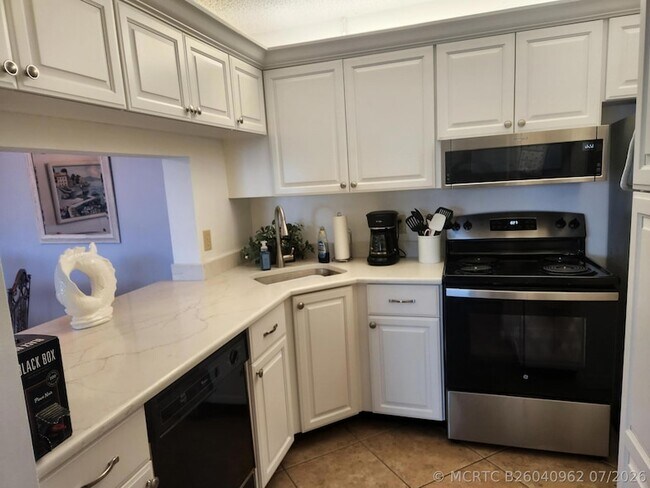 Foto del edificio - 4436 NE Ocean Blvd