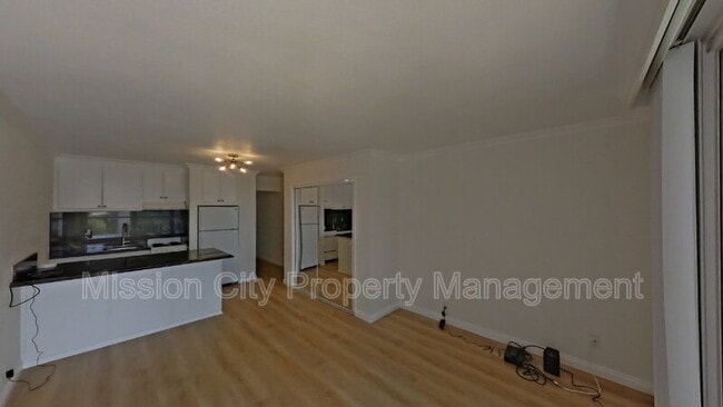 Building Photo - 4902 Sandyland Rd