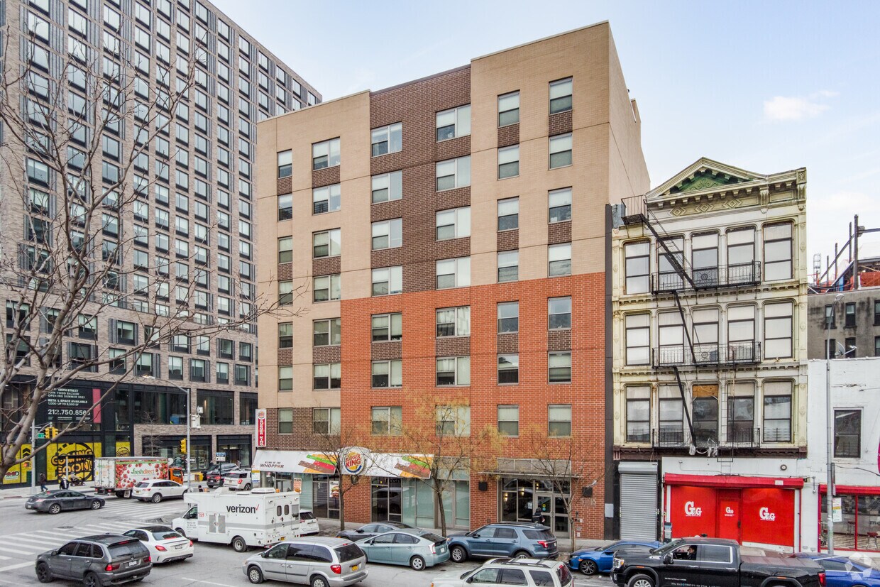 Primary Photo - Metro 125 Apartments