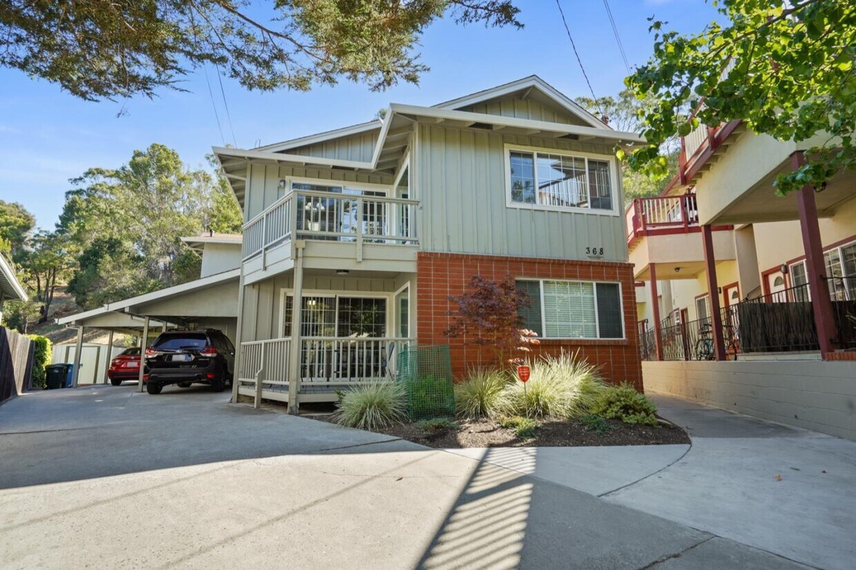 Primary Photo - 368 Caprino Way
