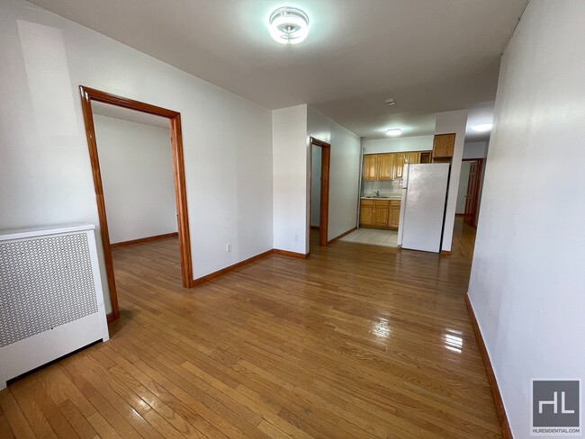 Foto del edificio - PRIME DYKER HEIGHTS APARTMENT! VERY LARGE ...